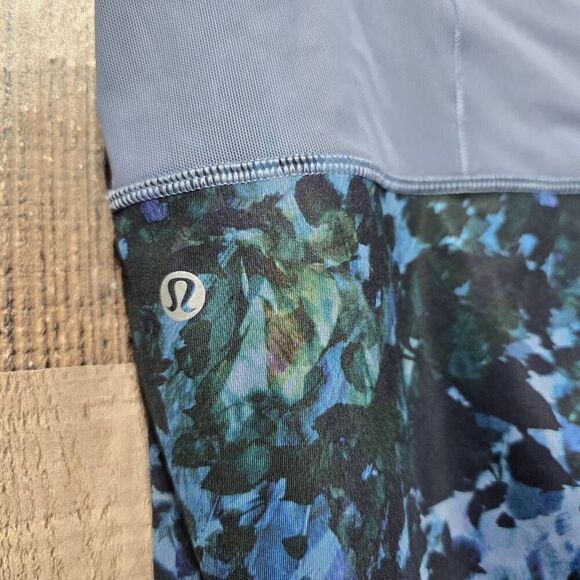Lululemon Running in the City 7/8 Tights Blue Mesh Floral Backdrop Sz 10 - Picture 5 of 6